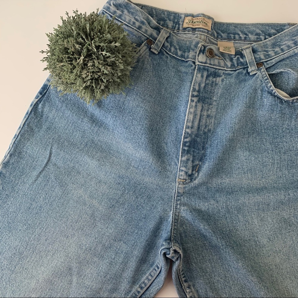 • vintage medium-wash highwaisted jeans •